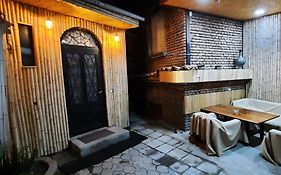 Center Lg Apartment