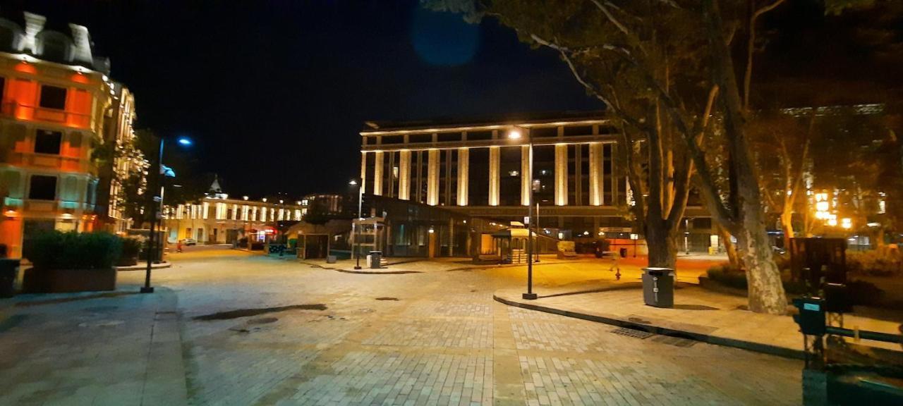 Center Lg Apartment Тбилиси Экстерьер фото